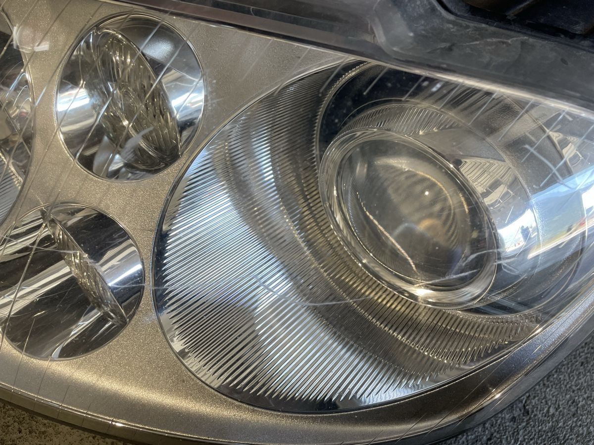 VW Fari: Phares avant xénon VW touran – Usato da Vétroz venduto da aut_s8yd 9