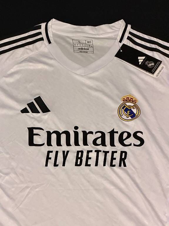 Leibchen & Hosen: Real Madrid  – Gebraucht aus Montreux von Dmelen01 1