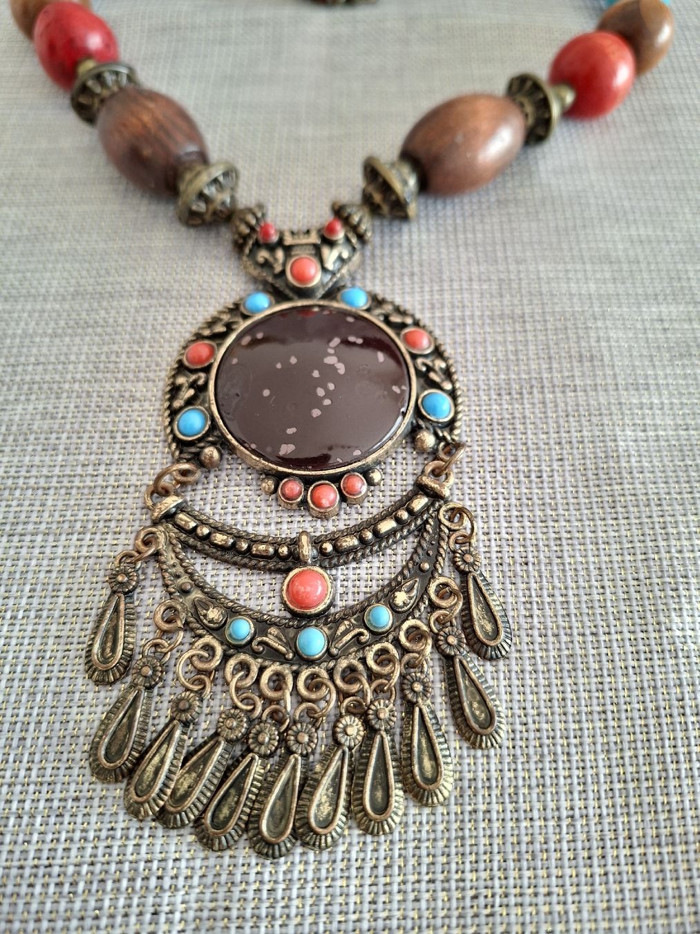 Catenine: Collier bohème ethnique pendentif statement – Usato da Lutry venduto da Sim_Sta 1