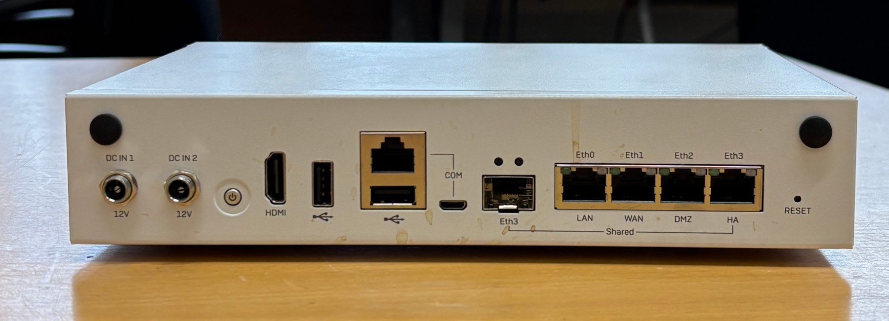 Sophos Firewall: SOPHOS SG 105 rev. 3 – Usato da Geroldswil venduto da Kuale 1
