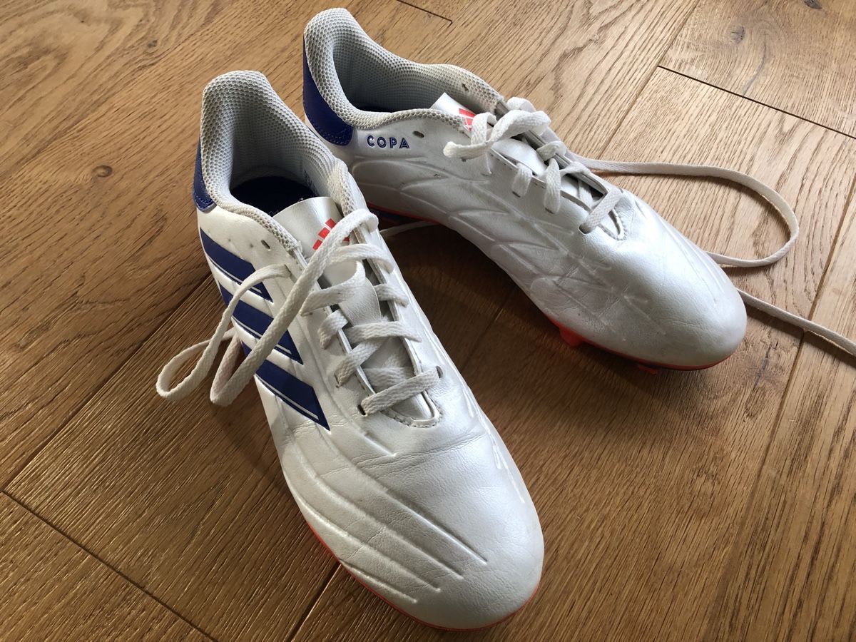 Scarpe per ragazzi: Fussballschuhe 37.5 – Usato da Adligenswil venduto da ZGB 1
