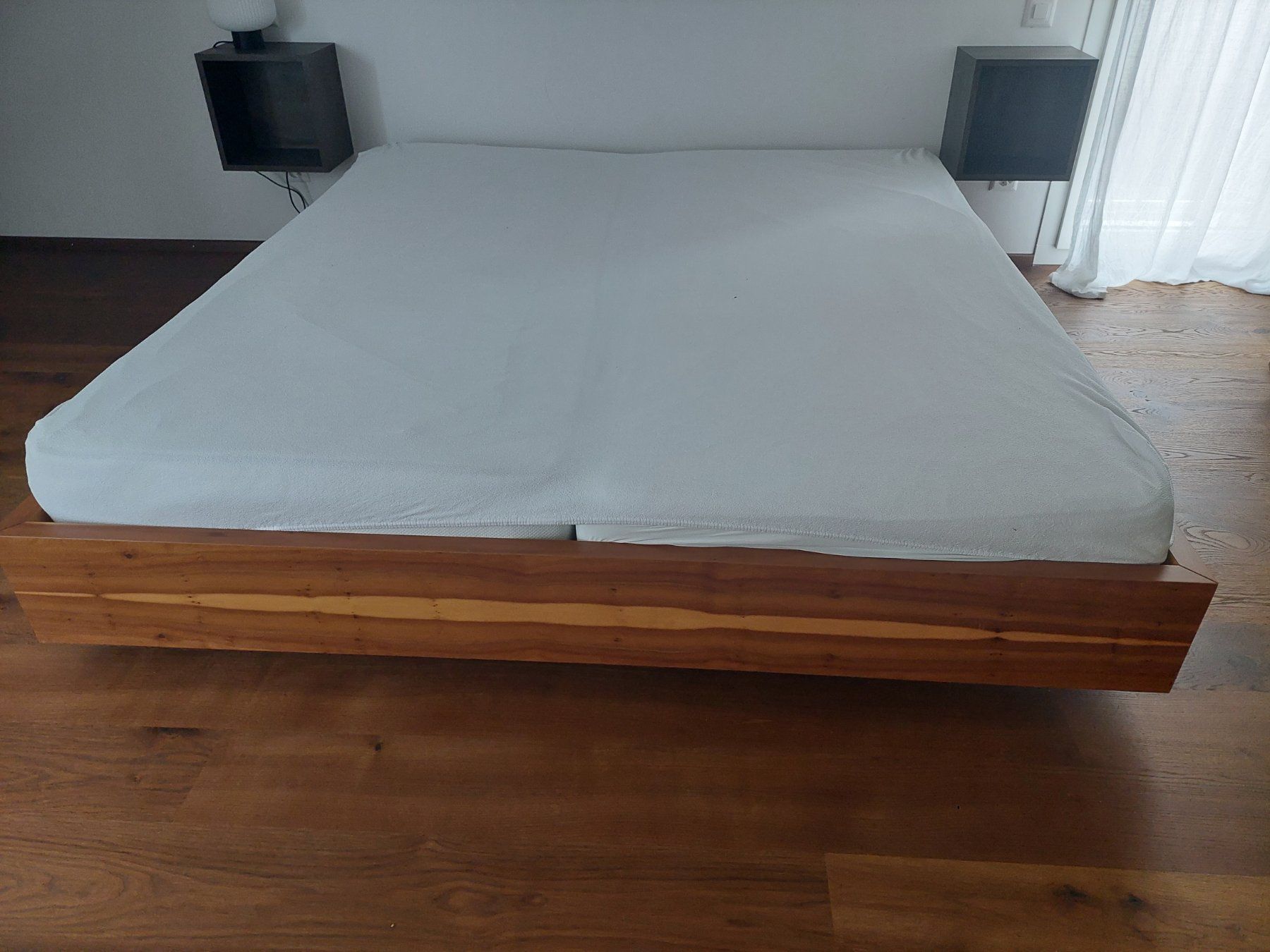 Betten: Bett 180 – Gebraucht aus Dulliken von  3