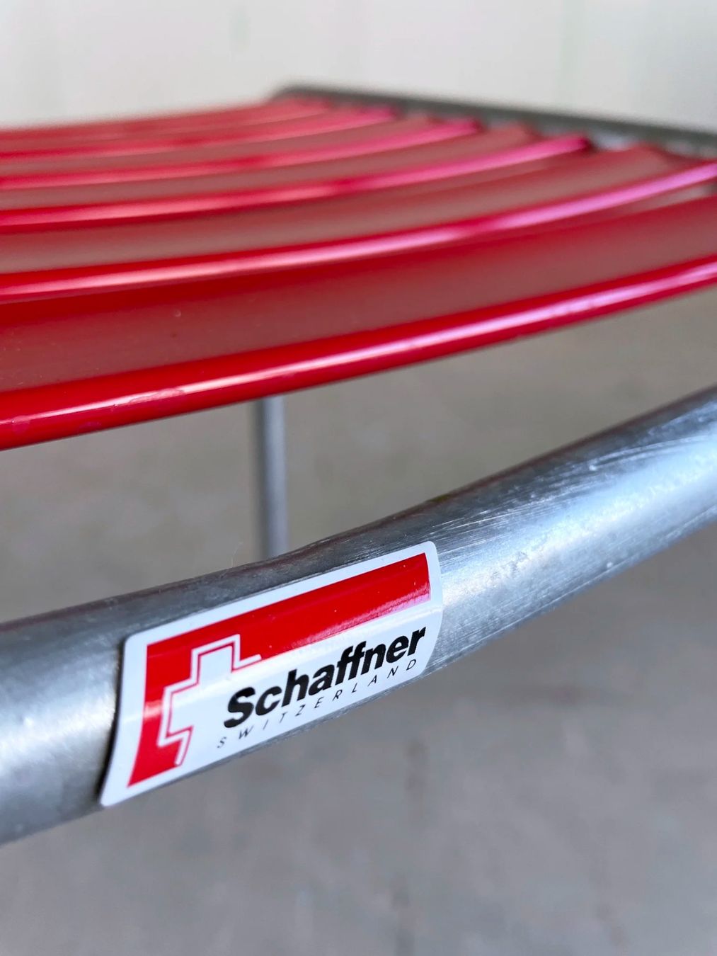 Schaffner Sedie: Schaffner 'Säntis' Gartenstuhl - NEU – Nuovo e nell'imballaggio originale da Bern venduto da Modern-Era 1
