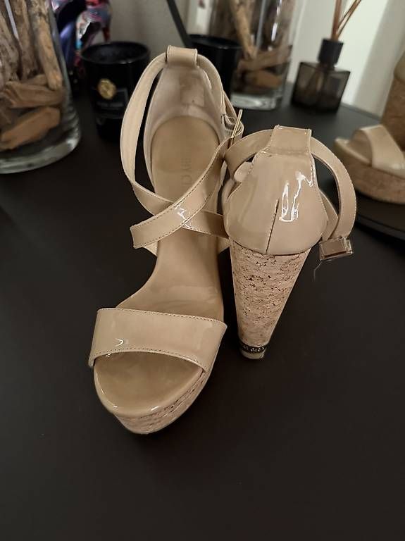 Scarpe da donna: Jimmy Choo Sandalen mit Keilabsatz – Usato da Schindellegi venduto da wae_fhj7 1