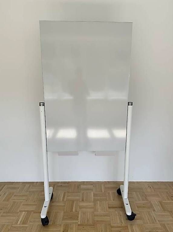Tableaux: Prospektständer mit Whiteboard – D'occasion à Wangen SZ par Jaay_Sky 2