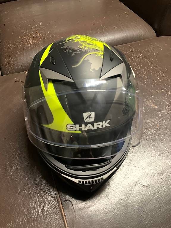 Helme & Visiere: casque de moto SHARK – Gebraucht aus genève von MICRA