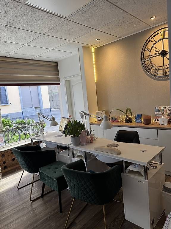 Altro per Ufficio & Commercio: Miete manicure/pedicure Platz – Usato da Zürich venduto da lil_qf52 1