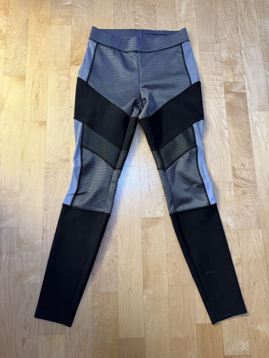 Alexander Wang Leggings: Leggings Alexander Wang x H&M – Usato da Neerach venduto da the_modern_mini