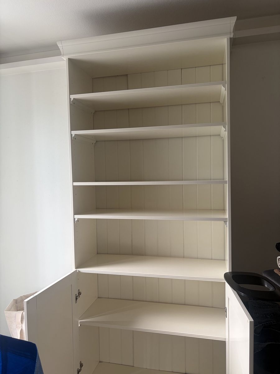 Regale: Ikea Hemnes Bücherregal  – Gebraucht aus St. Gallen von Crolina