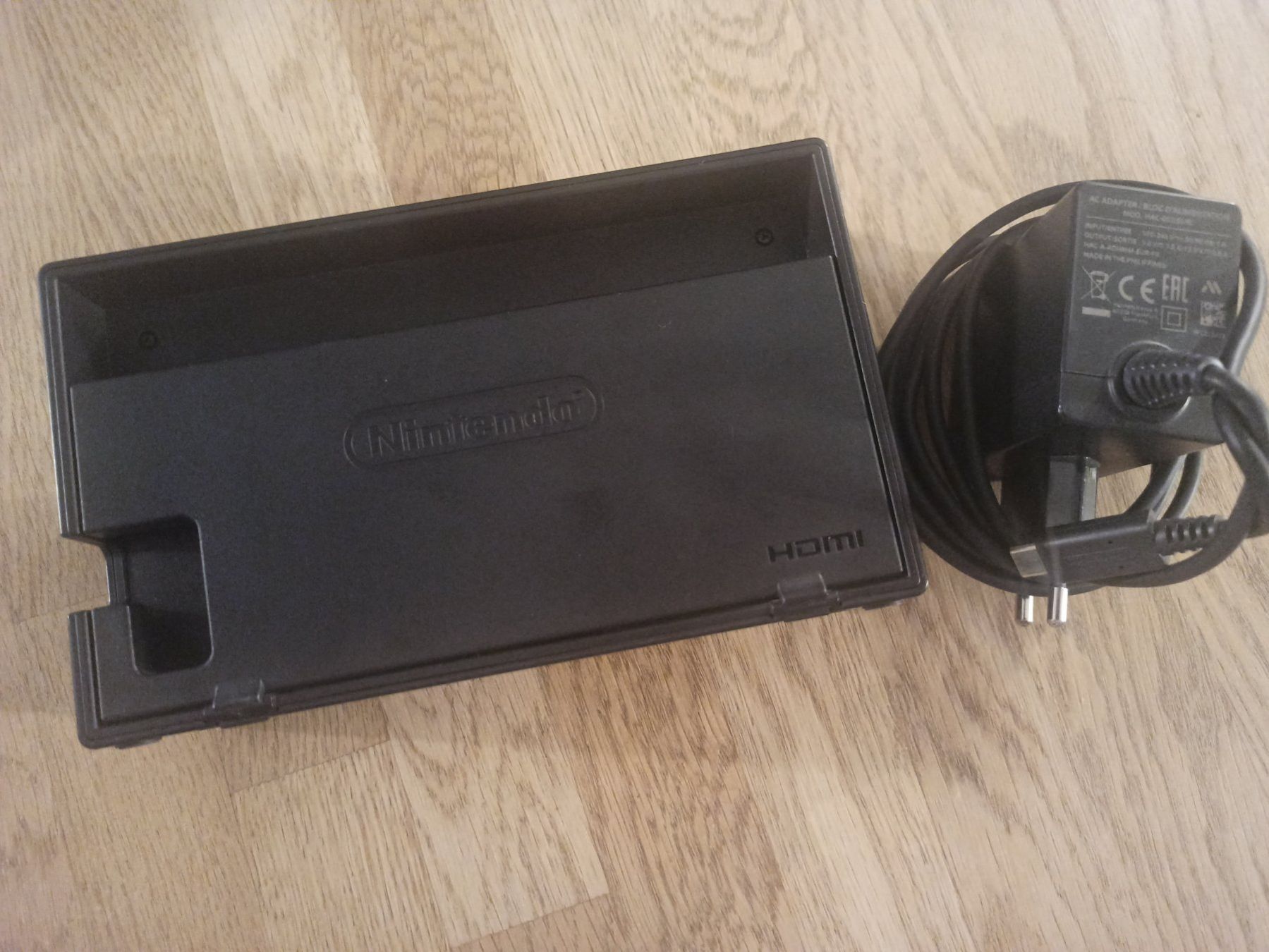 Docking station: Original Nintendo Switch TV-Dockingstation mit Netzteil NSW – Usato da Oberweningen venduto da mar_87mx 3