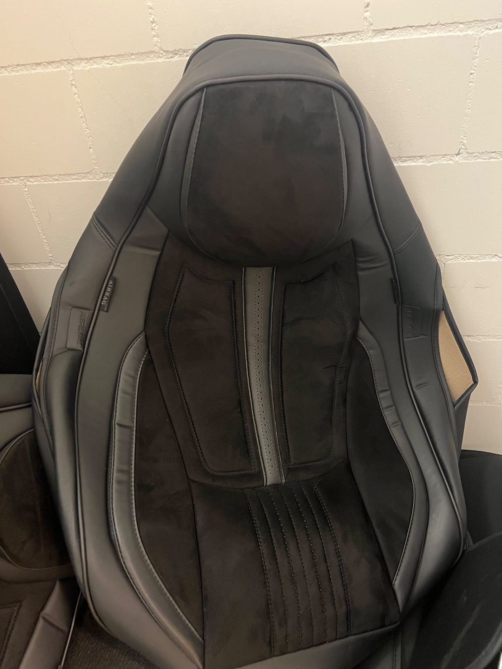 Toutes les pièces détachées: Autositzbezüge AIRBAG Universal Schwarz – D'occasion à Reichenburg par ValeR07