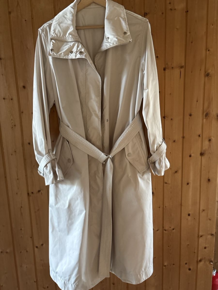 Moncler Mäntel: Moncler Allwettermantel  neuwertig – Neu (gemäss Beschreibung) aus Zofingen von Relaxed43