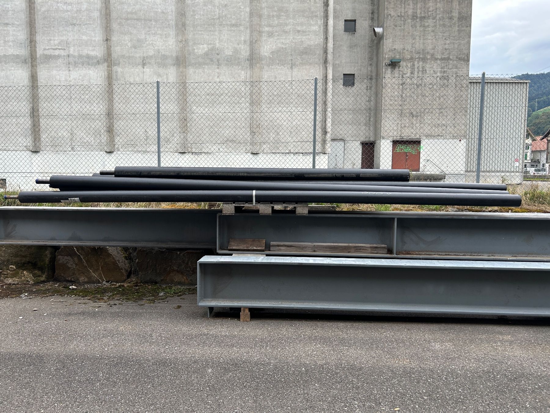 Profilati: Diverse Abschnitte Fernleitungsrohre KMR – Usato da Luzern venduto da wEwEI