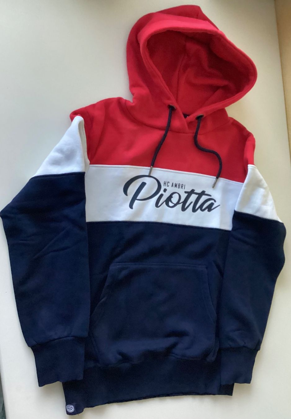Pullover & Sweatshirts: Hoodie Ambri-Piotta Gr. M – Gebraucht aus Wagen von papai1