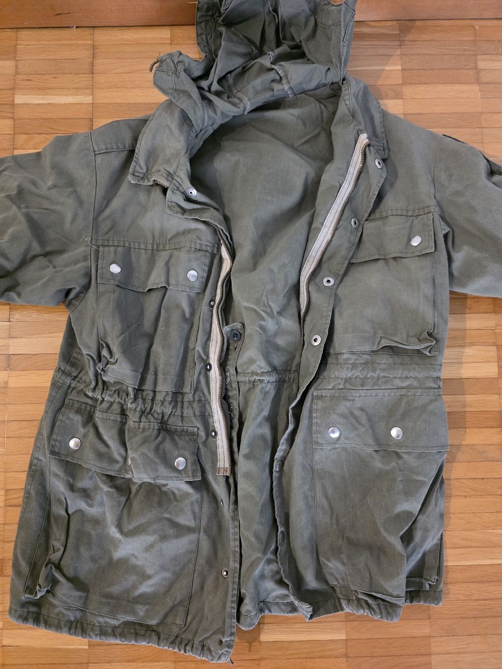 Armée suisse Uniformes: Schweizer Armee Gebirgsjacke – D'occasion à Winterthur par Eljabanebre 1