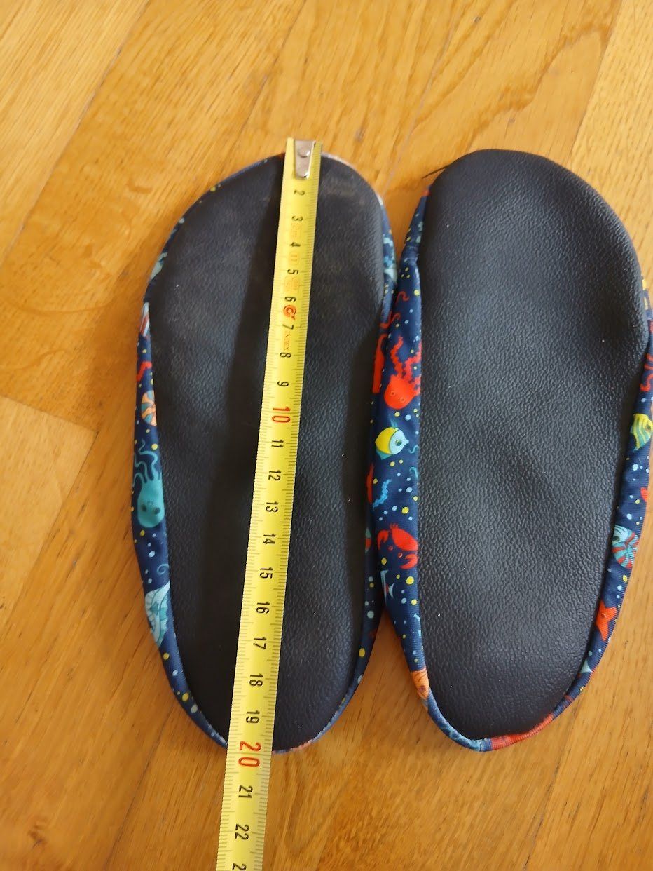 Scarpe da uomo: Badeschuhe Kinder – Usato da Dübendorf venduto da Fip05 1