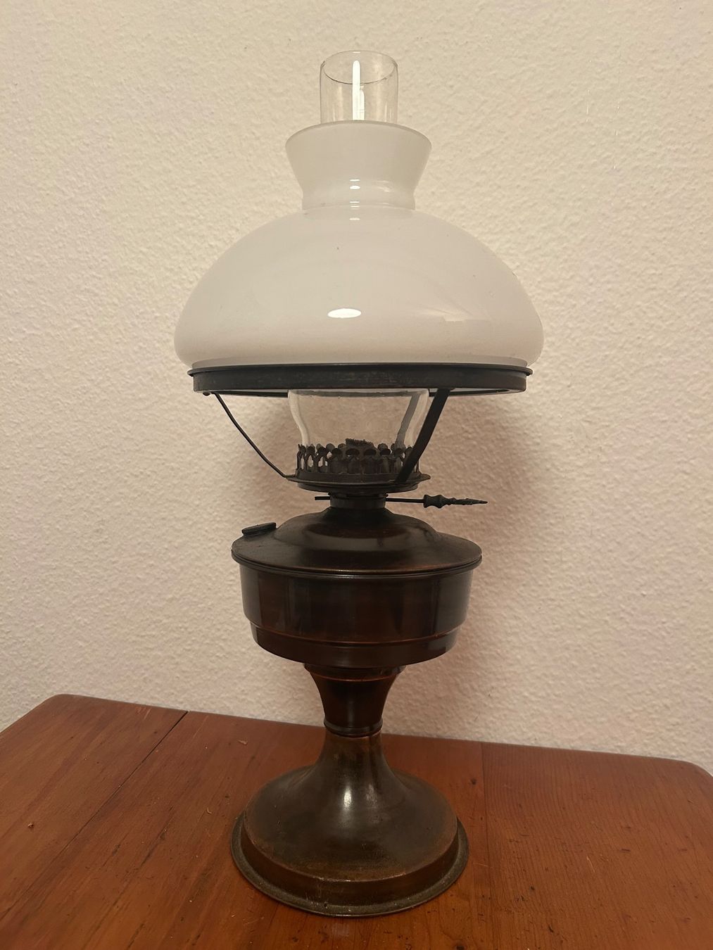 Lampade: antike Petroleumlampe (oder Öllampe) – Usato da Rorschacherberg venduto da Svebe