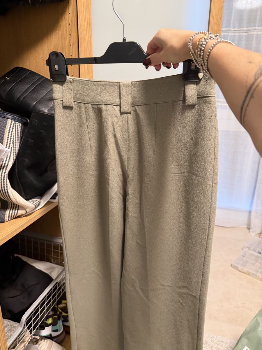 Zara Pantalons: Bundfaltenhose – Neuf (Voir description) à Dottikon par RomanVer 1