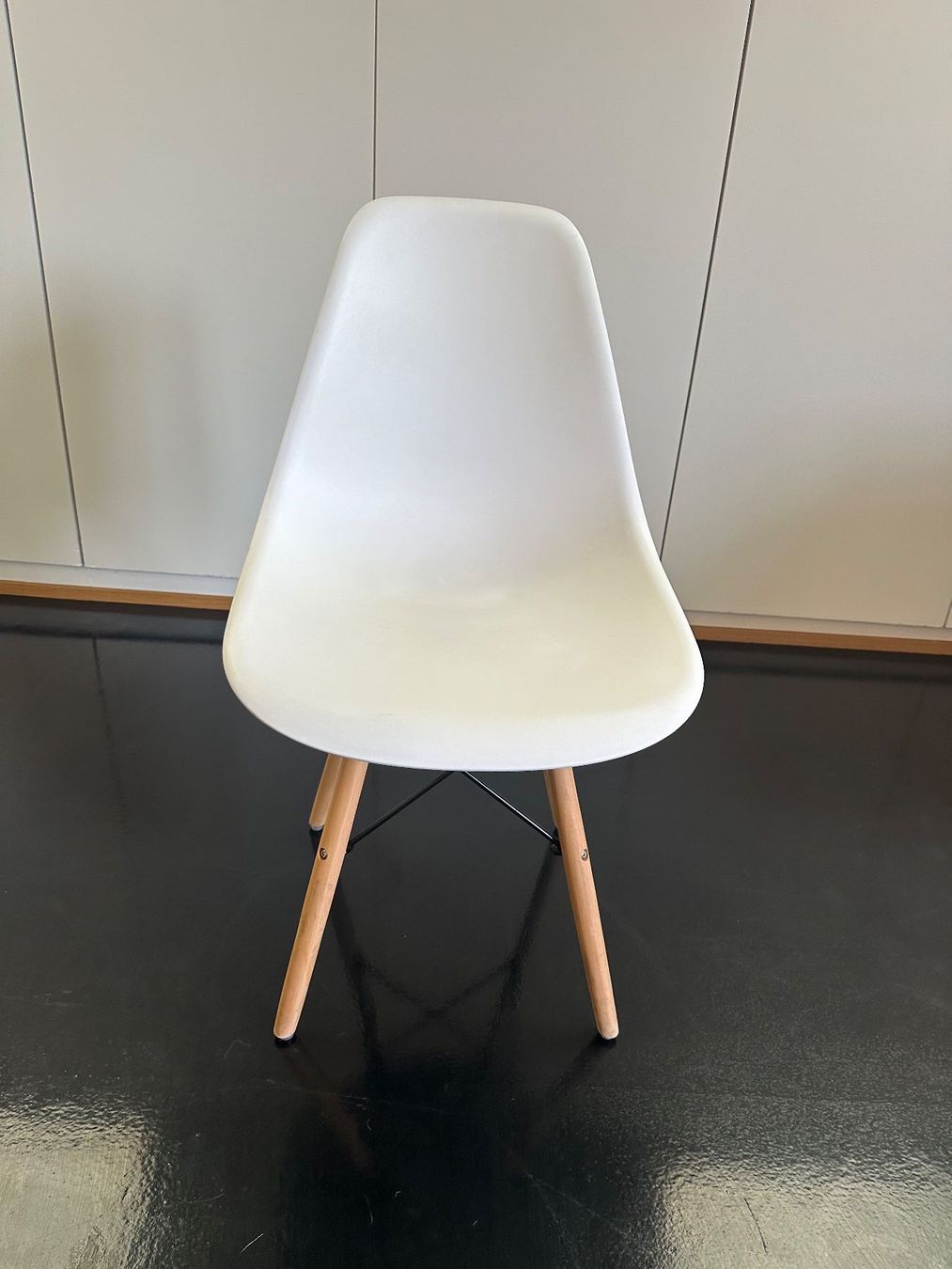 Eames Sedie: Eames Plastic Side Chair Replica – Usato da Erlinsbach venduto da Srocky 1