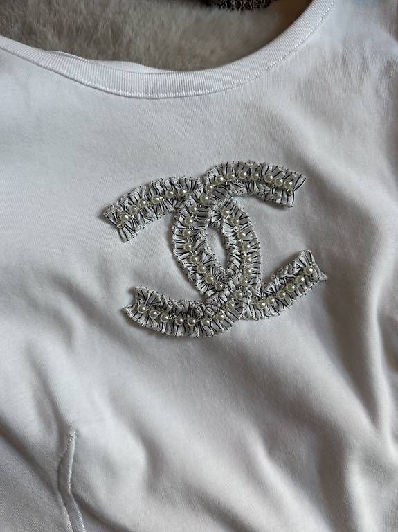 Chanel Tops: Chanel Top – Gebraucht aus Wädenswil von Cocomagi 1