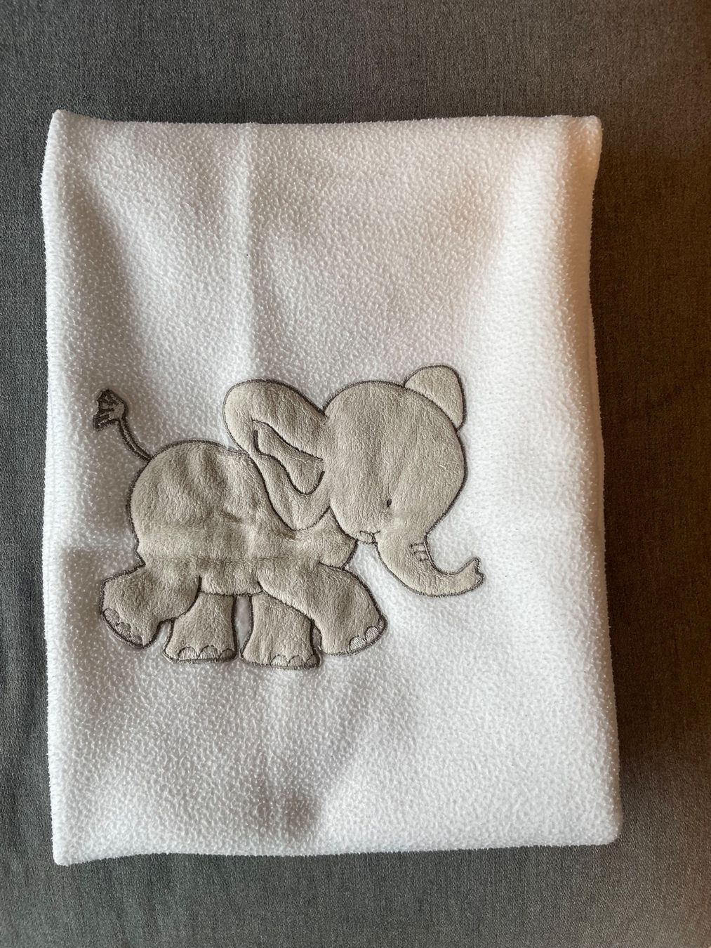 Coperte: Kuschelige Babydecke mit Elefant – Usato da Zürich venduto da redand