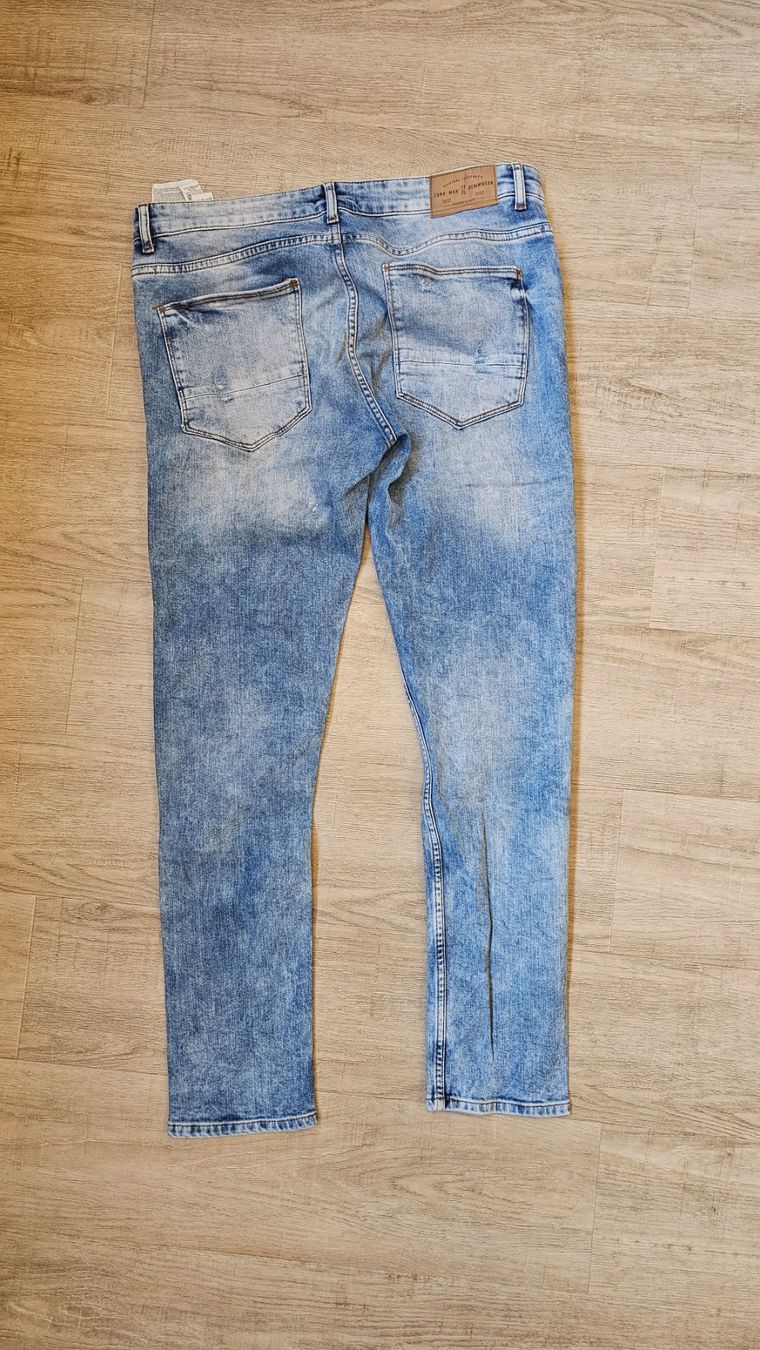 Zara Jeans: Blaue Herrenjeans mit Camouflage Patches – Usato da Cham venduto da cgroove 1