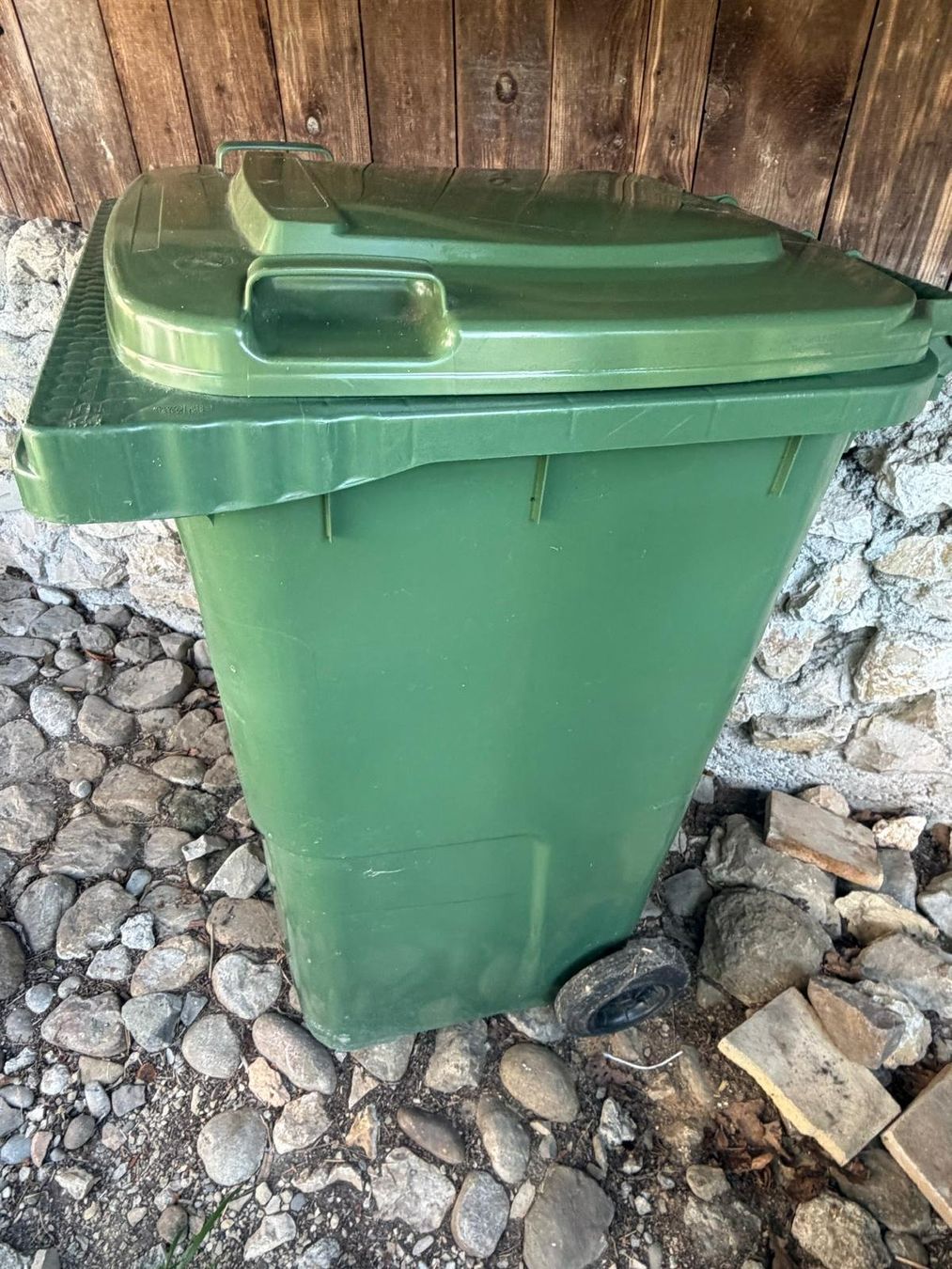 Altro per Ufficio & Commercio: GRÜNER MÜLL CONTAINER 240L – Usato da Meienried venduto da ManuelaBoutique 5