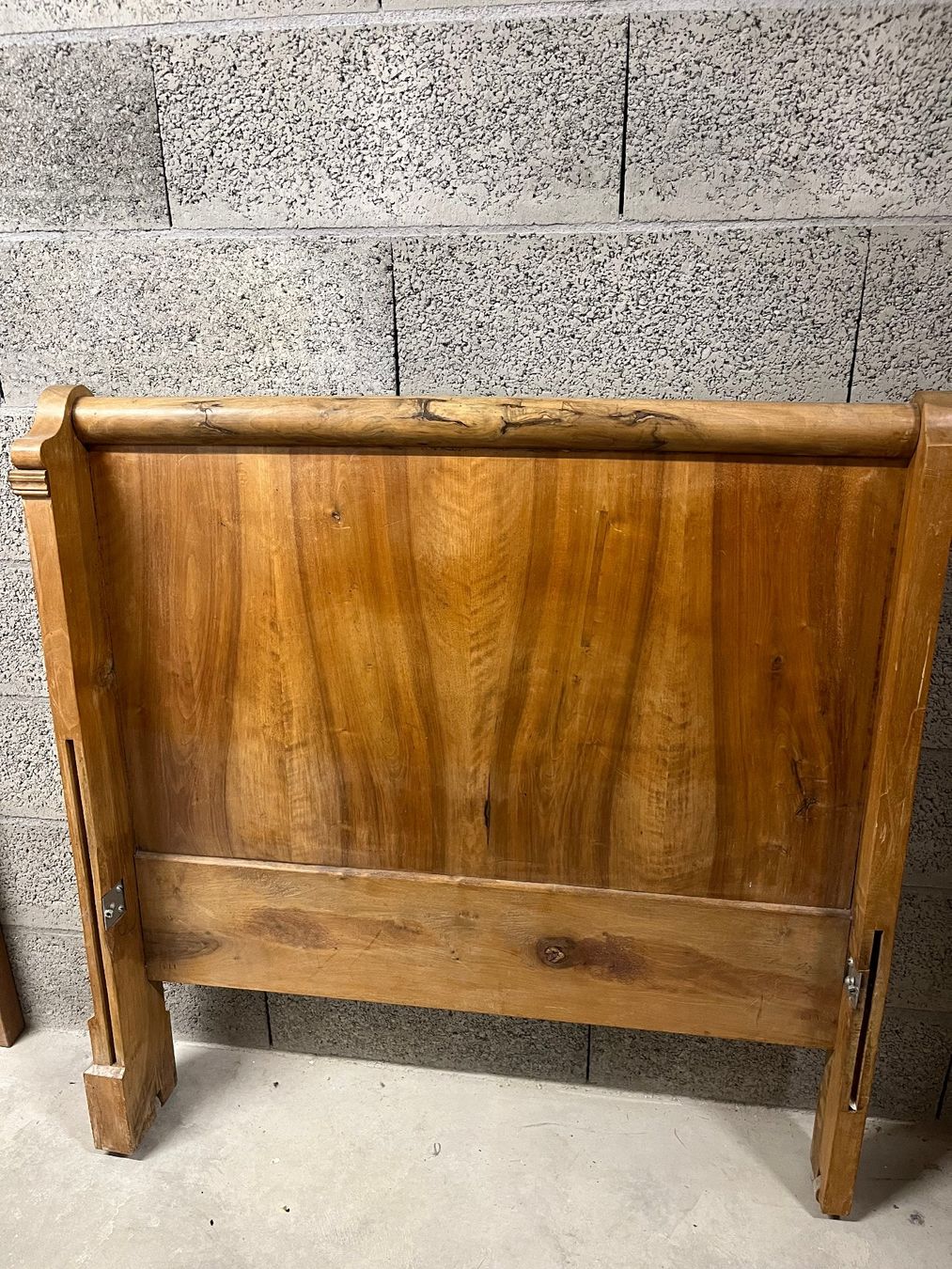 Letti: Cadre de lit style Biedermeier – Usato da St-Léonard venduto da lam_nr2z