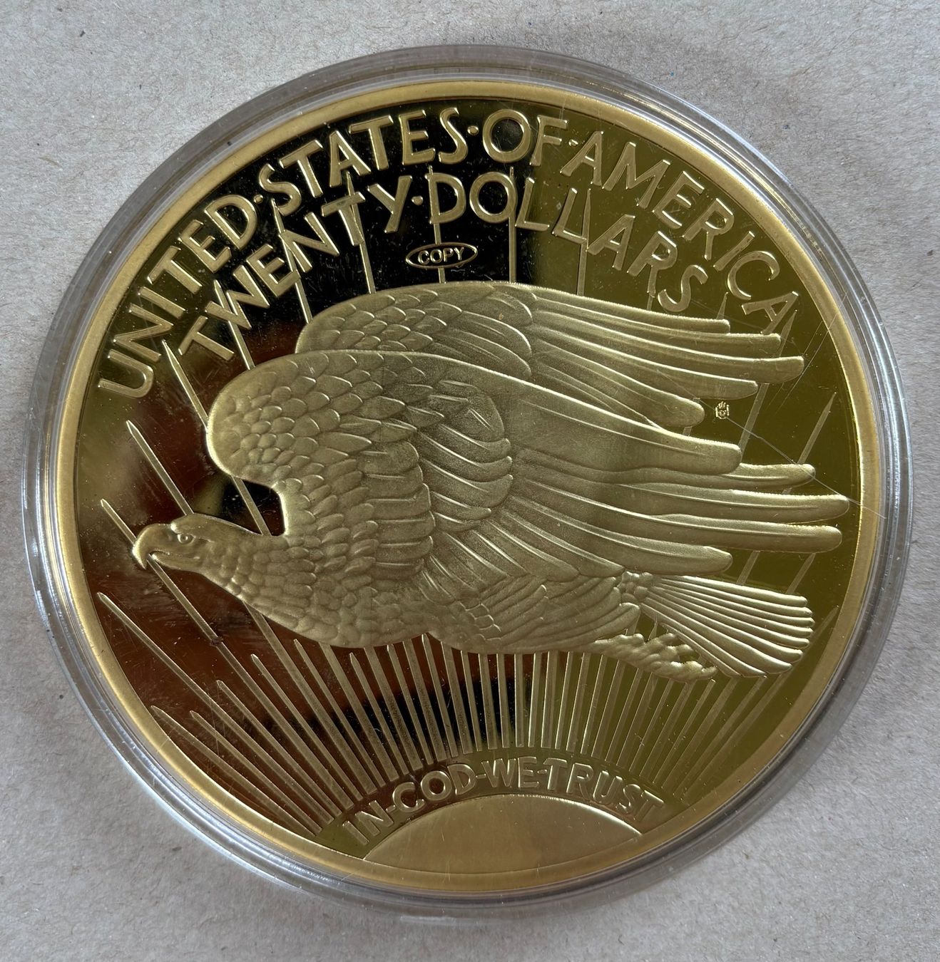 Tutti le monete: GIGANT REPLIK 20DOLLAR GOLD EAGLE – Nuovo e nell'imballaggio originale da Ostermundigen venduto da wini63
