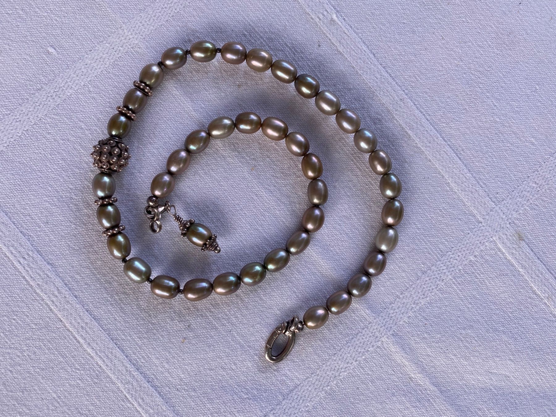 Perle (finte): Perlenkette olivgrün mit Silberelementen 925 – Usato da Wallisellen venduto da skorpion-11