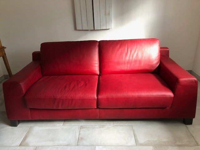 Sofas: Bettsofa in Leder rot (Natuzzi) – Gebraucht aus Effretikon von arslan06