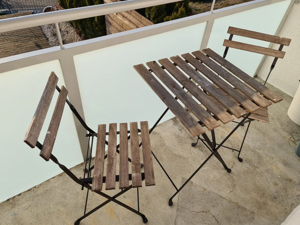 Kleiner Tisch mit zwei Stühlen Kaufen auf Ricardo