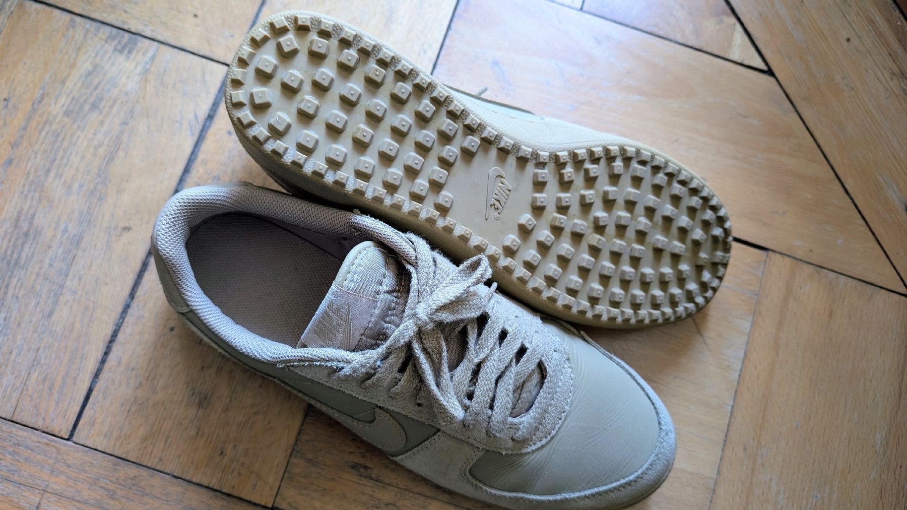 Nike Scarpe da uomo: Nike FIELD GENERAL - parachute beige/black Gr. 44.5 – Nuovo (secondo la descrizione) da Zürich venduto da adormideras 3