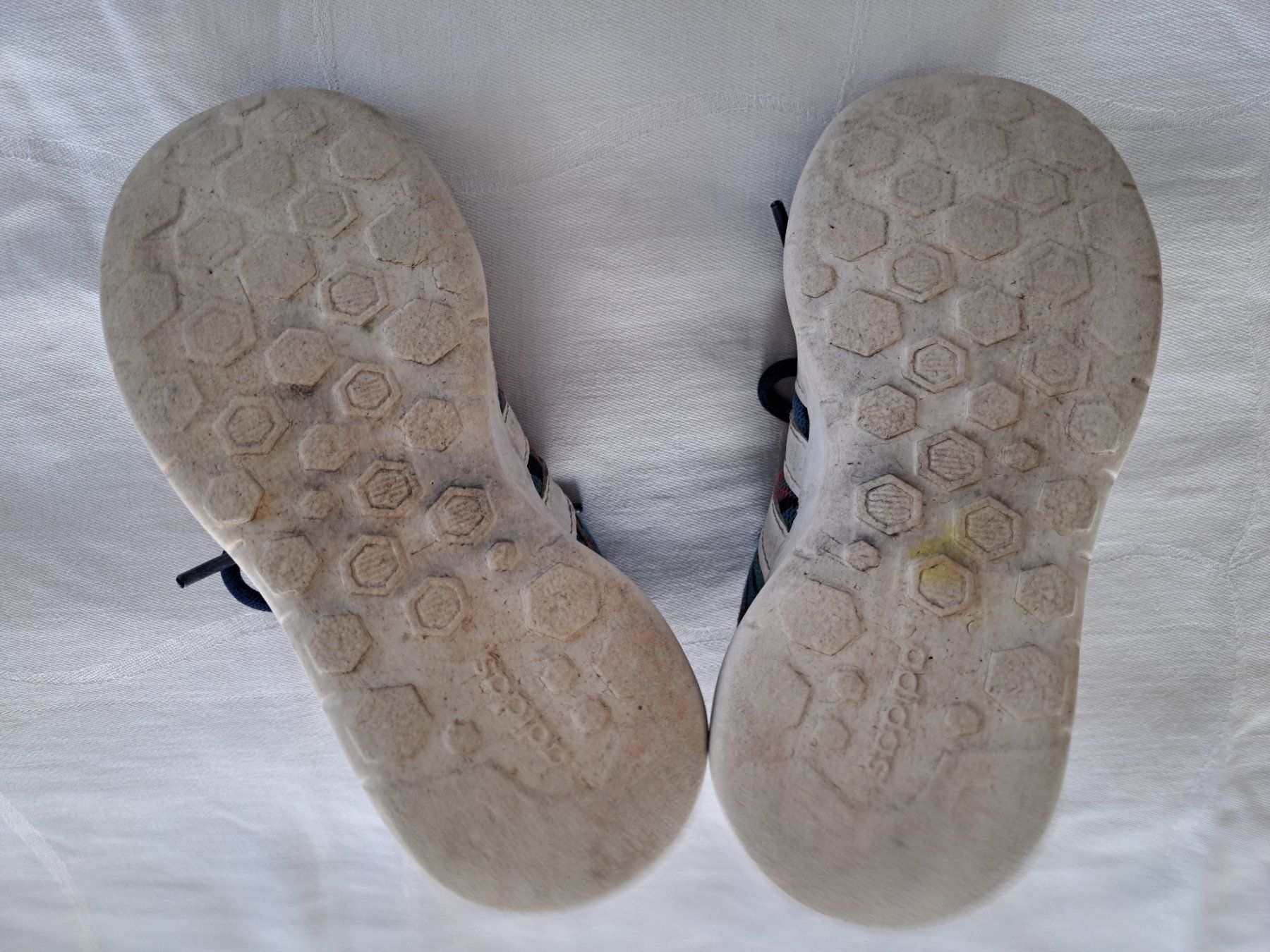 Adidas Scarpe per ragazzi: Adidas Sneakers / Turnschuhe Gr. 28 – Usato da Münsingen venduto da Mi-Lu 4