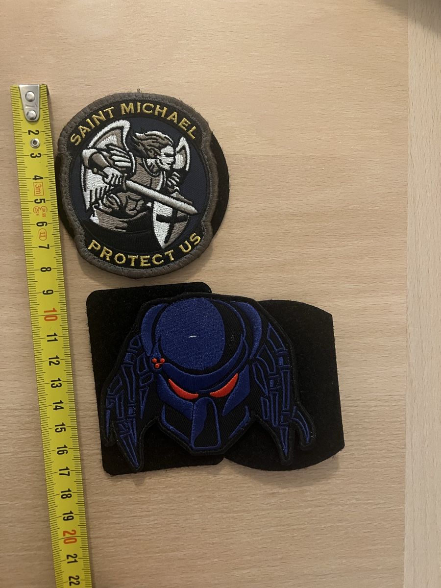 Placchette & Badge: Tactical Saint Michael & Predator Patch Set, Airsoft, – Nuovo (secondo la descrizione) da Winterthur venduto da DWARFCHAMBERS 1