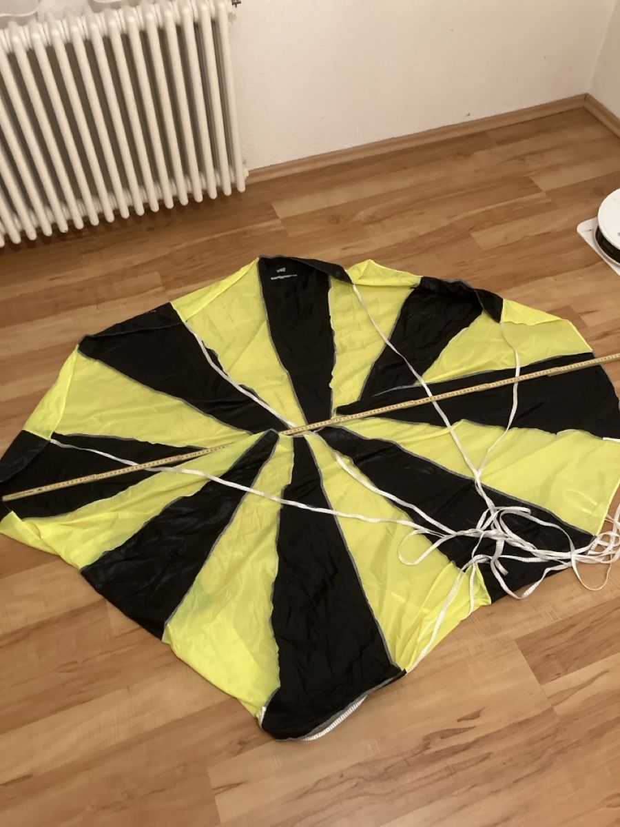 Kit di modellismo & Modellini statici: Modellraketen Fallschirm Stoff( 150cm Durchmesser) – Usato da Windisch venduto da Sumpfrose