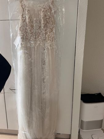 Traumhaftes Brautkleid Grösse 42, neuwertig für deine Hoc...