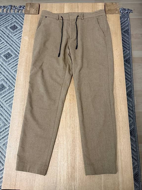 Hugo Boss Pantaloni: Hugo Boss Winter Tech Flannel Hose Beige – Usato da Schaffhausen venduto da Goni17 1