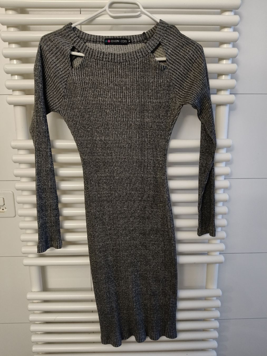 Kleider: Mini Kleid – Neu (gemäss Beschreibung) aus St. Gallen von jes_2xxb