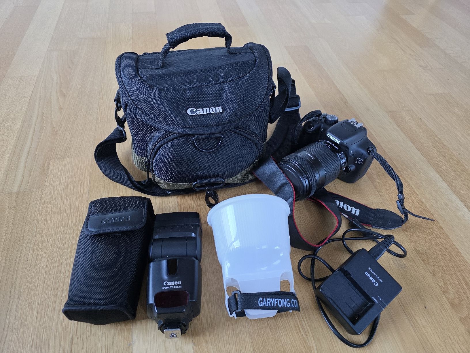 Canon Kamera: Canon EOS 550D Set mit Objektiv Blitz und Kameratasche – Gebraucht aus Bad Ragaz von ram_d9wq