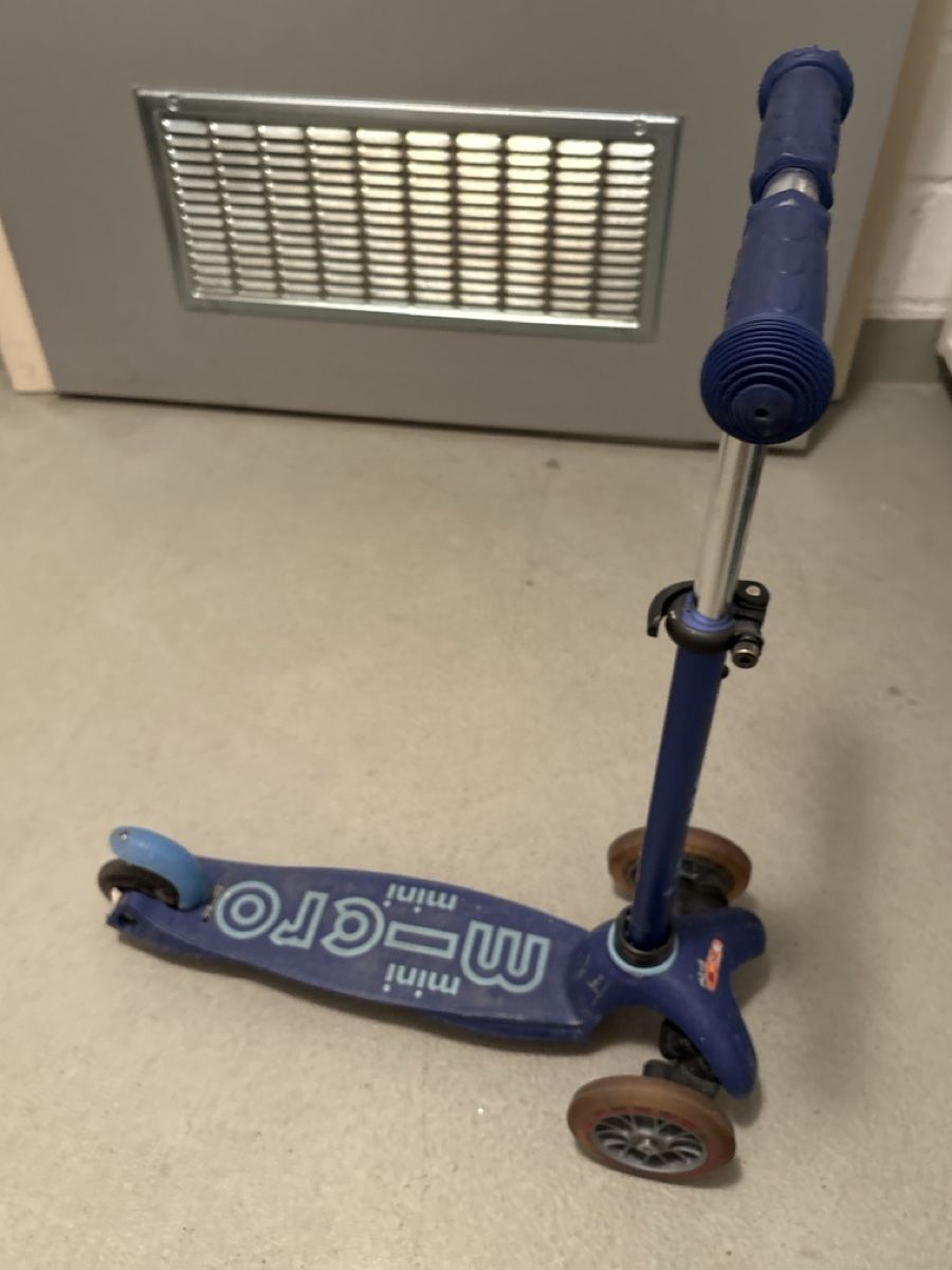 Micro Kickboard: Kindertretroller Mini Micro blau gebraucht – Gebraucht aus Au SG von ngashi