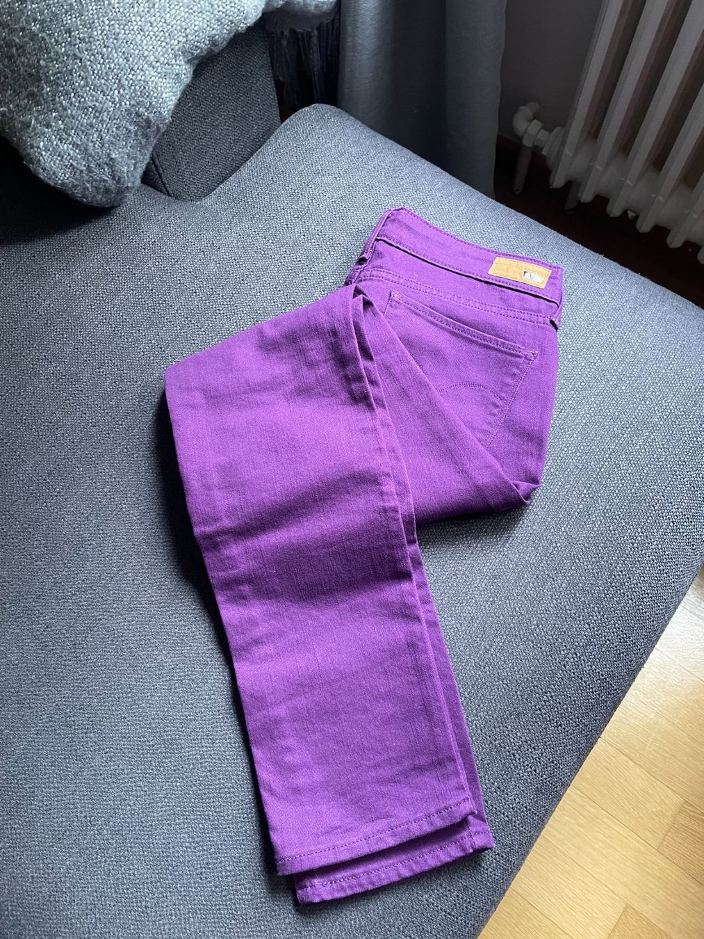 Levi's Jeans: Jeans Levi's donna color melanzana – Nuovo (secondo la descrizione) da Meilen venduto da val_tsv8 3