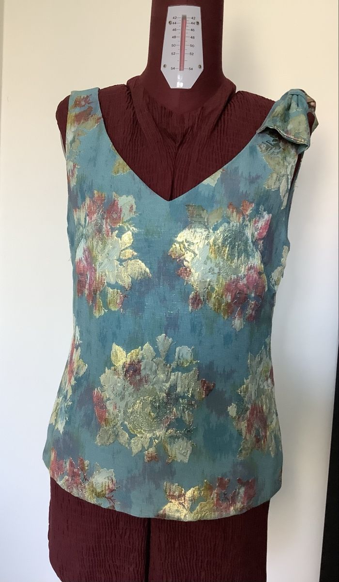 Sisley Top: Elegante top Sisley – Usato da Magadino venduto da ber_6kbt