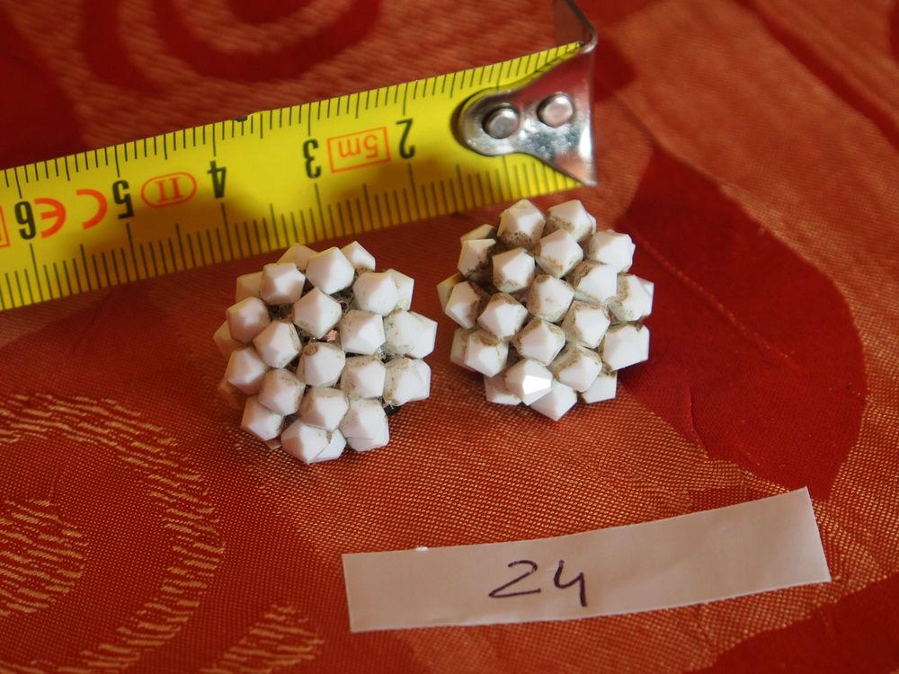 Boucles D'oreilles Vintage Dorées à Clip - Longueur 2,5 Cm, Occasion En Très Bon état, Style Ancien