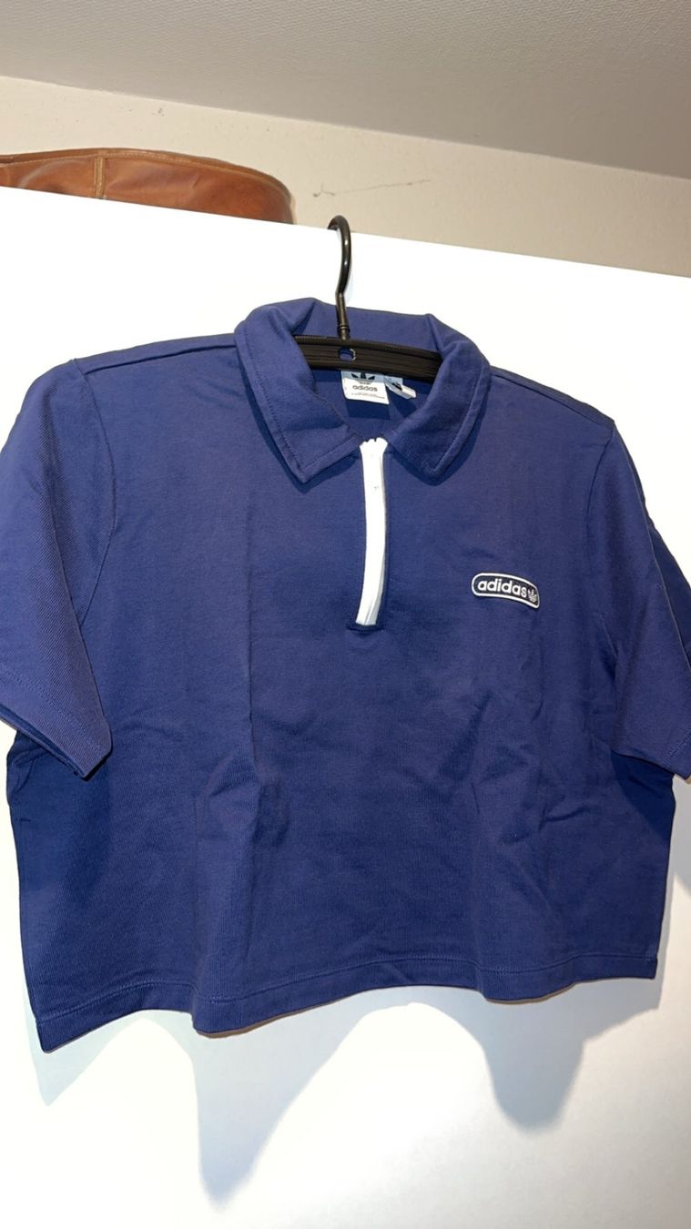 T-shirt: CropTop Hemd Adidas blau Grösse 46 – Nuovo (secondo la descrizione) da Oftringen venduto da tola19