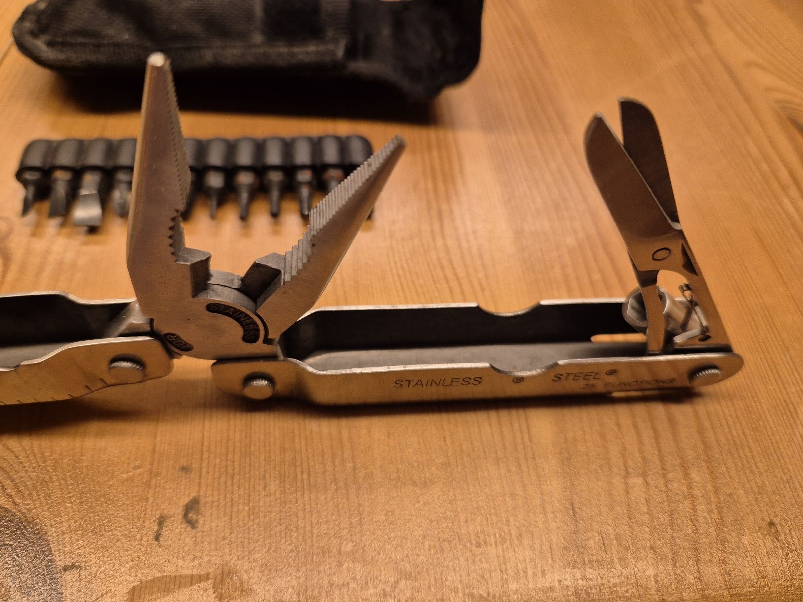Coltelli tascabile: Taschenmesser Multi Funktionswerkzeug – Usato da Zweisimmen venduto da Kleindietwil 3