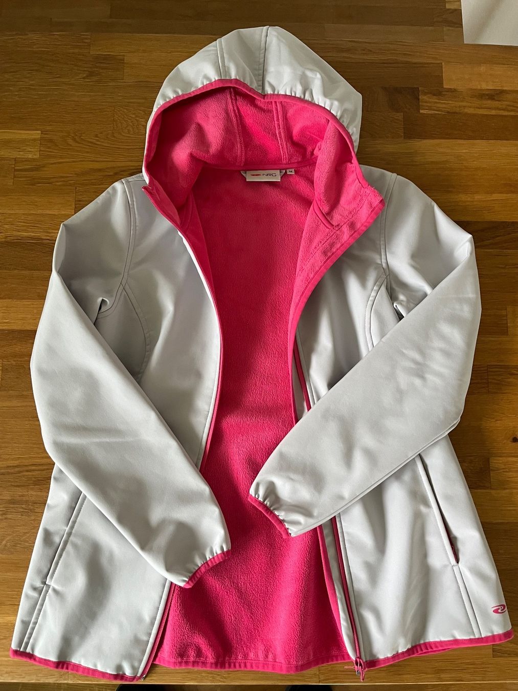 Giacche: Softshelljacke NRG – Usato da Roggliswil venduto da Eishockeygirl 1