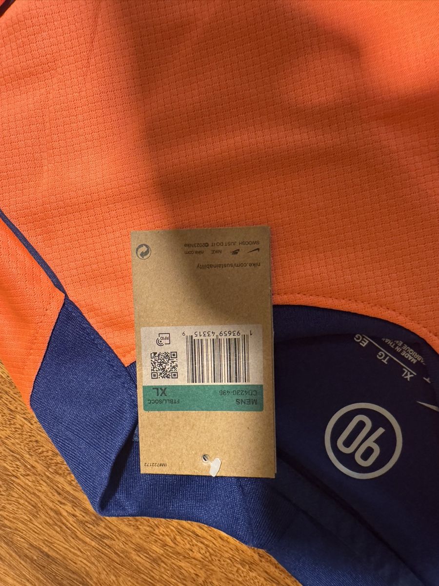 Leibchen & Hosen: Fussball Trikots – Neu (gemäss Beschreibung) aus Laupen ZH von Lion.Mannoni 4
