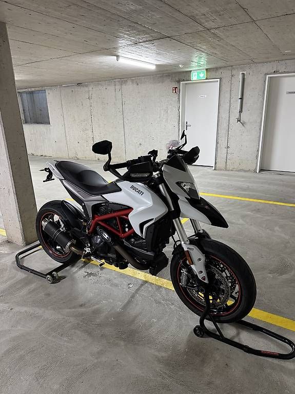 Strada: Ducati Hypermotard 939 – Usato da Bubendorf venduto da Erkam