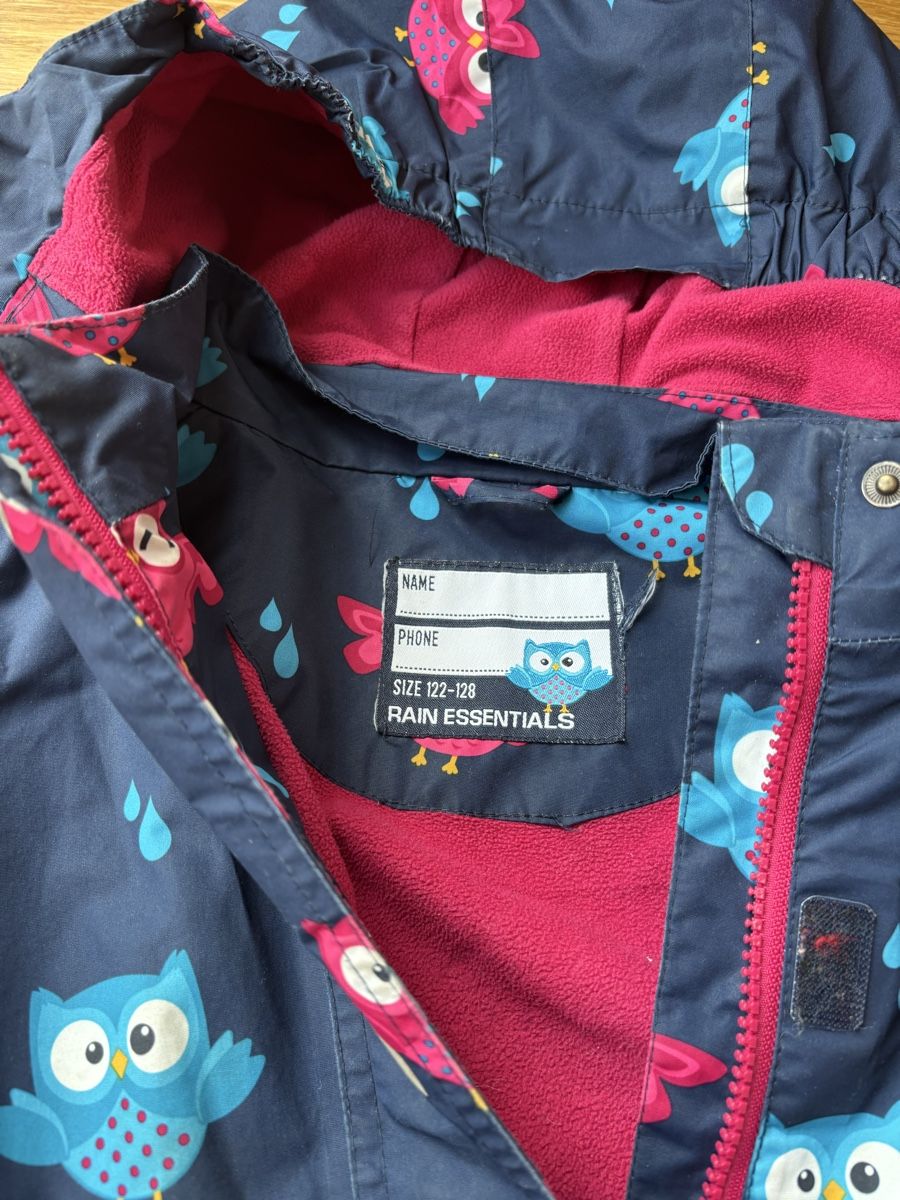 Giacche & Cappotti: Kids Rain Essentials Owl Raincoat, size 122-128 – Usato da Thalwil venduto da ver_j2lw 1